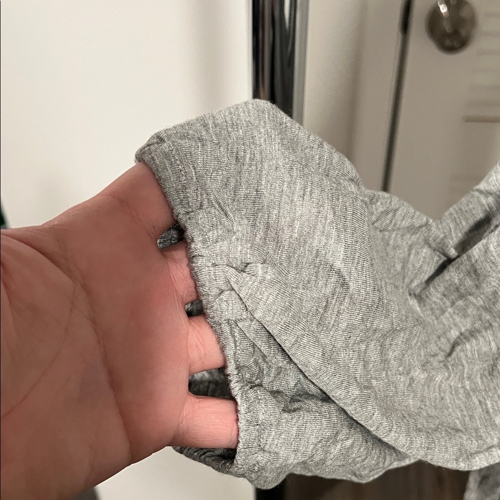 Old Navy Light Gray Women's Tunic Top - Picture 4 of 5